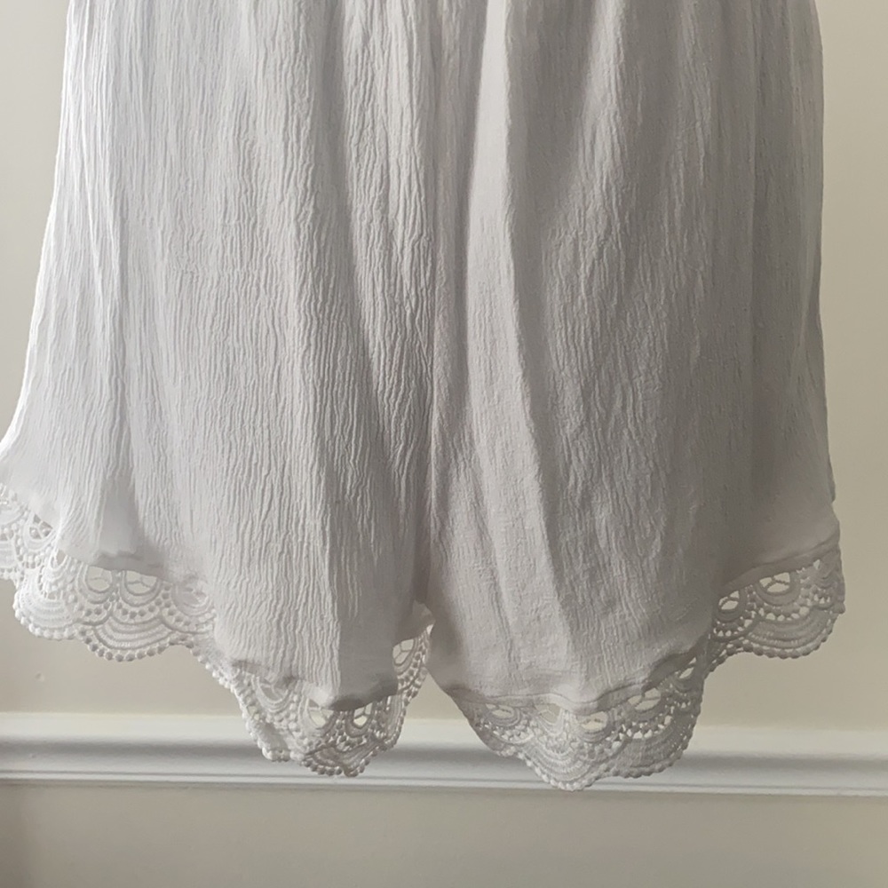 Charlotte Russe white romper Size XS. - Picture 3 of 12